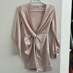 Women’s Fashion Nova size S open front mini dress